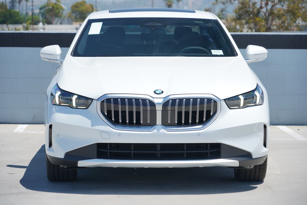 Thumbnail: 2026 BMW 5 Series - 2