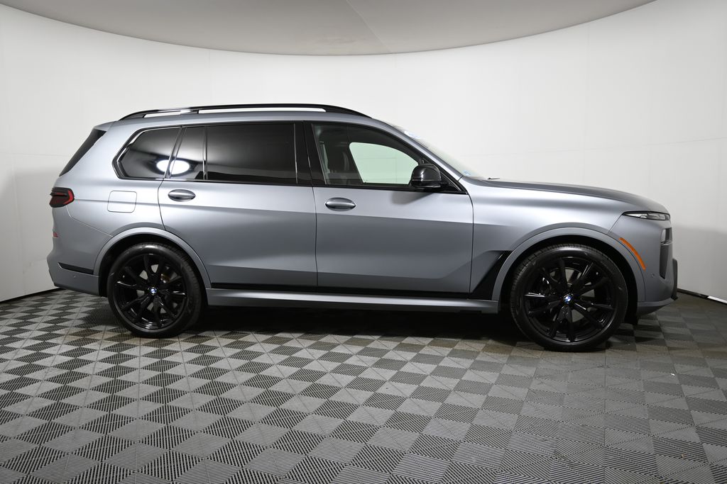 Thumbnail: 2026 BMW X7 - 8
