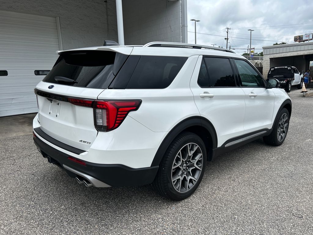 2025 White Metallic Ford Explorer Platinum 4X4 SUV