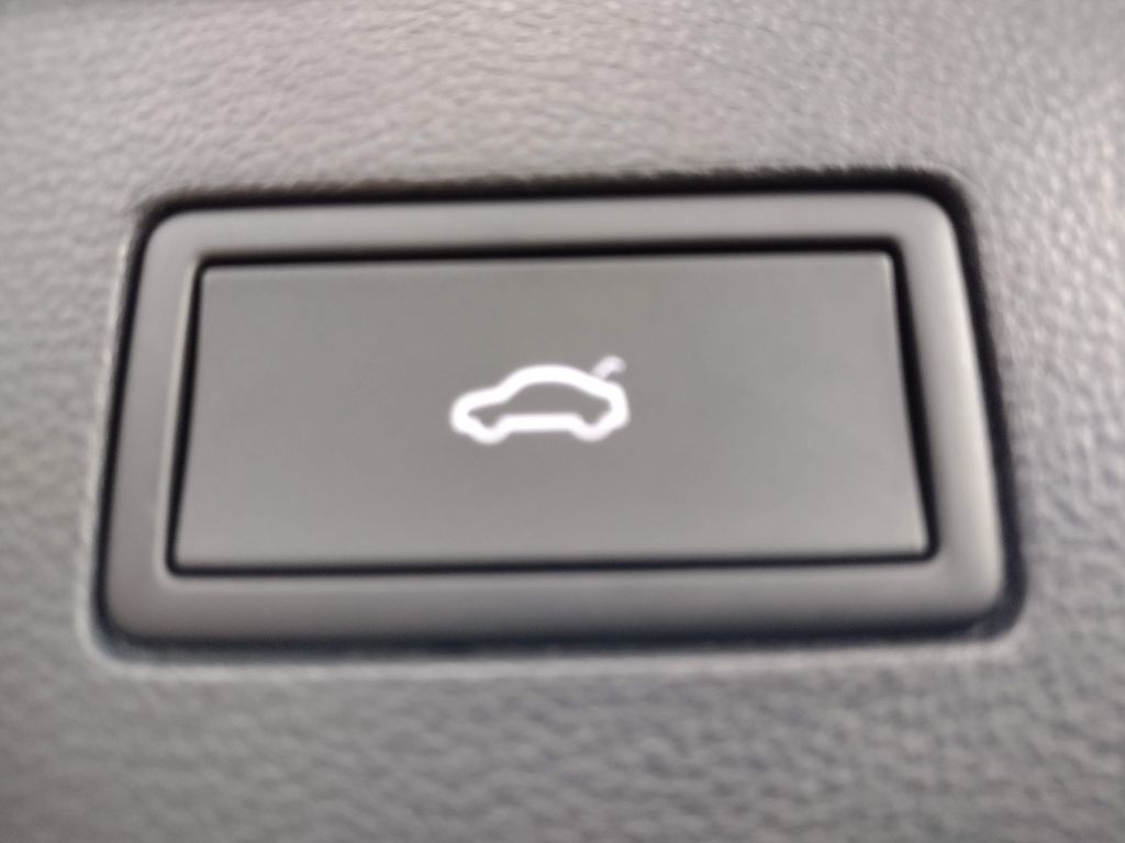 2025 Volkswagen Atlas 2.0T Peak Edition SE W/Tech