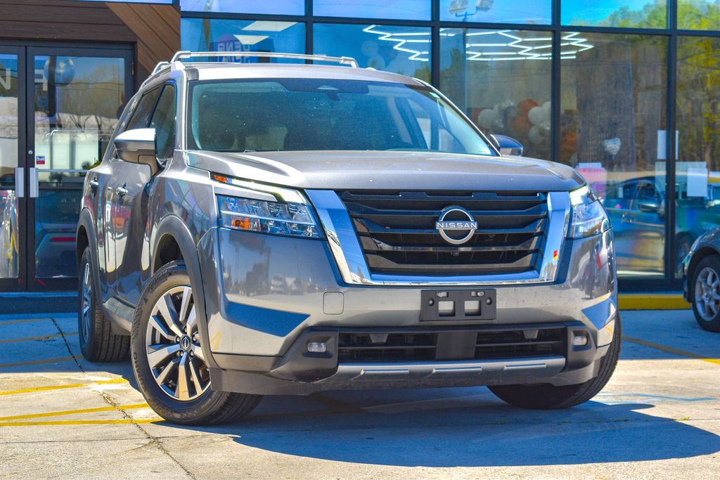 2023 Nissan Pathfinder SL - 7