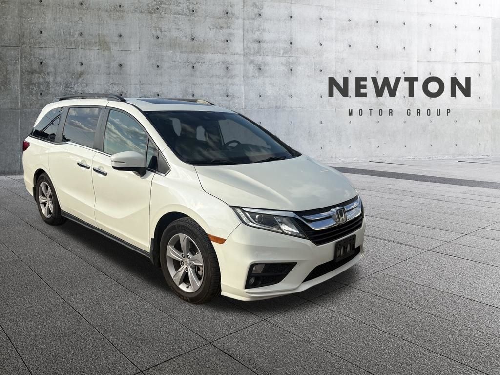 White 2018 Honda Odyssey Minivan Front-Wheel Drive 9-Speed Automatic
