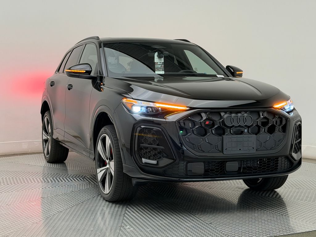 Thumbnail: 2026 Audi SQ5 - 3