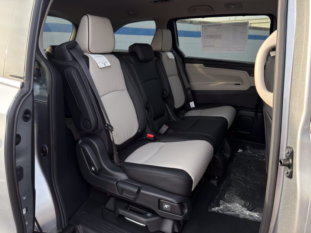 Thumbnail: 2026 Honda Odyssey - 25