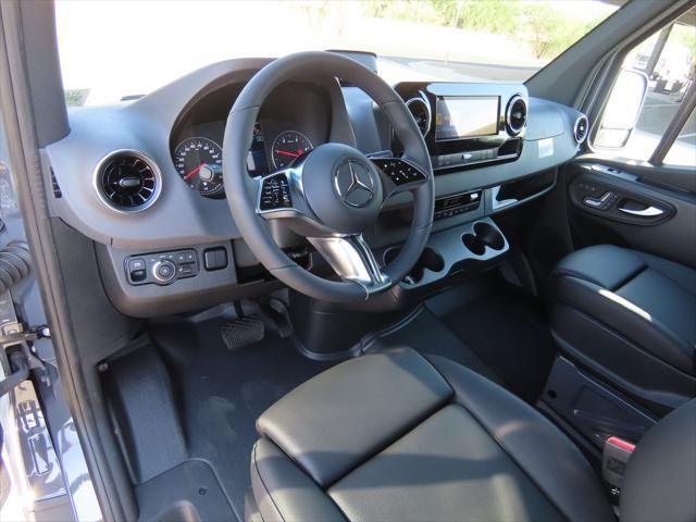 Thumbnail: 2025 Mercedes-Benz Sprinter - 11