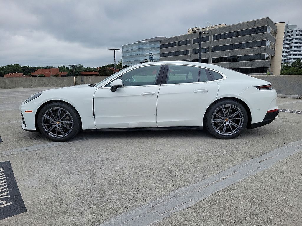 Thumbnail: 2024 Porsche Panamera - 7