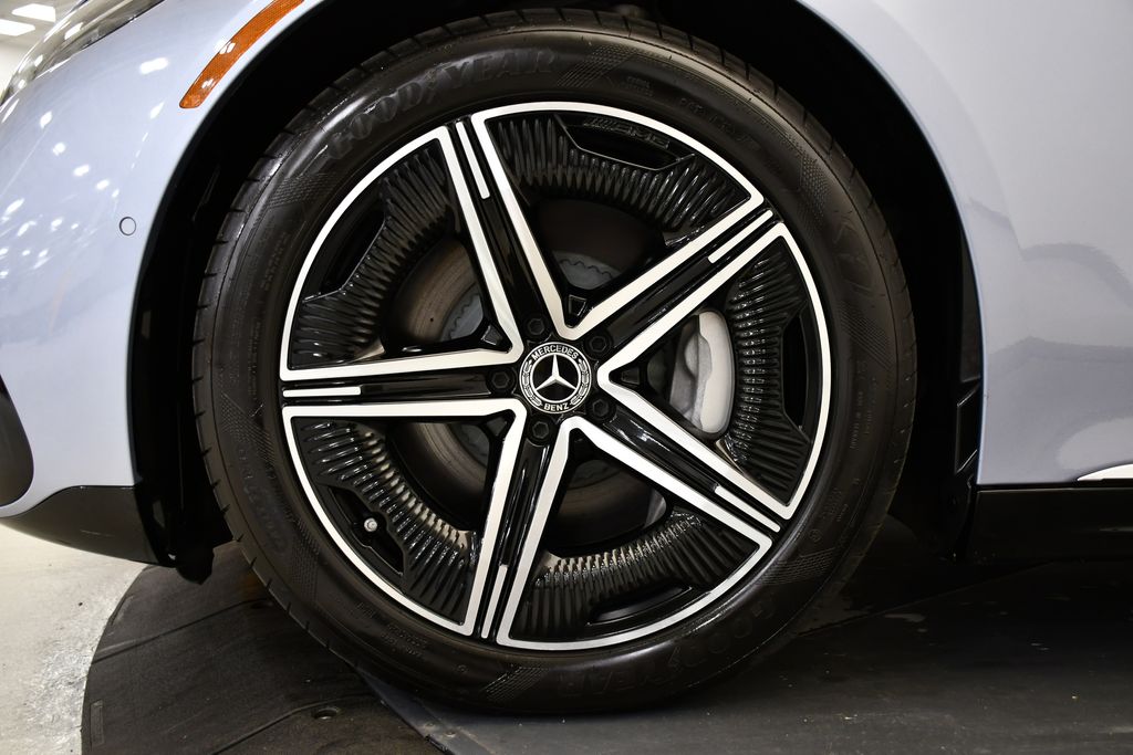 Thumbnail: 2023 Mercedes-Benz EQS - 12