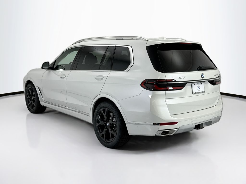 Thumbnail: 2027 BMW X7 - 7