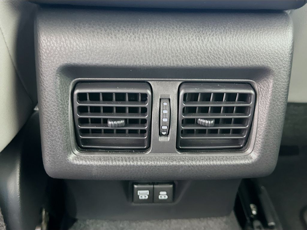 Thumbnail: 2025 Toyota Camry - 24