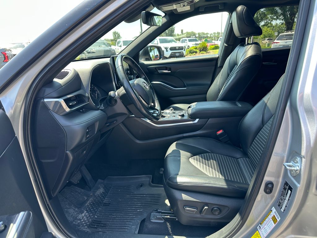 2021 Toyota Highlander XSE