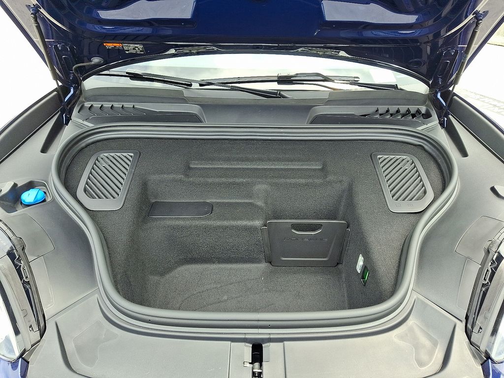 Thumbnail: 2024 Porsche Macan - 28