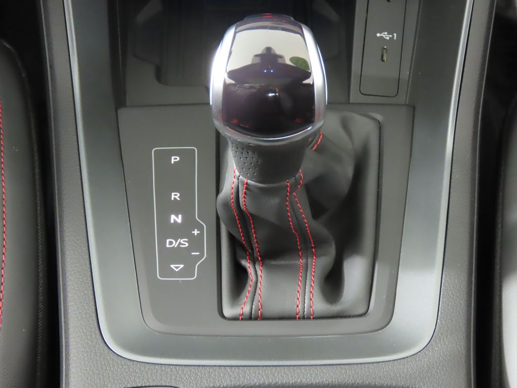 Thumbnail: 2025 Audi Q3 - 24