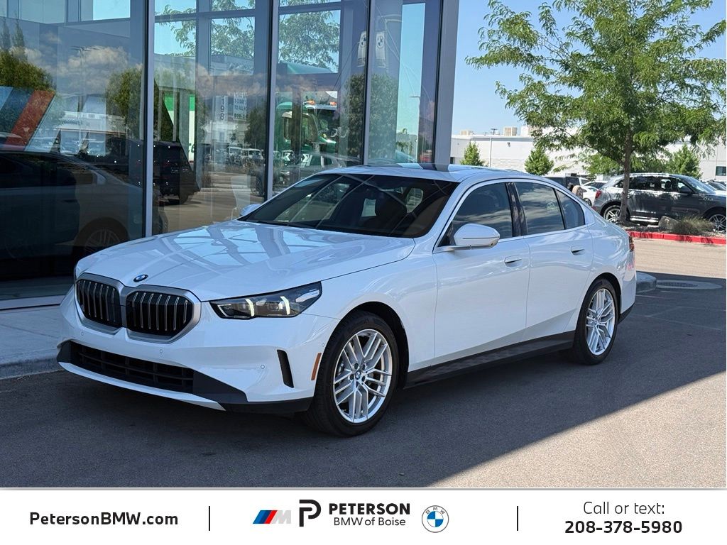 Alpine White 2025 BMW 5 Series Sedan All-Wheel Drive 8-Speed Automatic