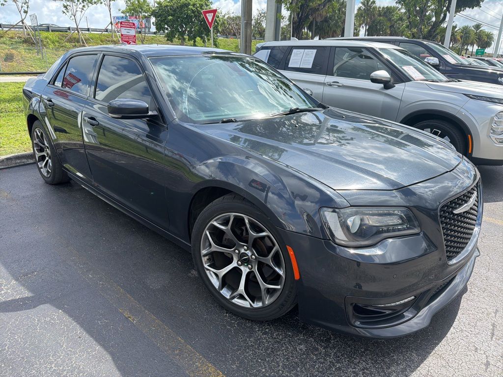 2018 Chrysler 300 S's photo