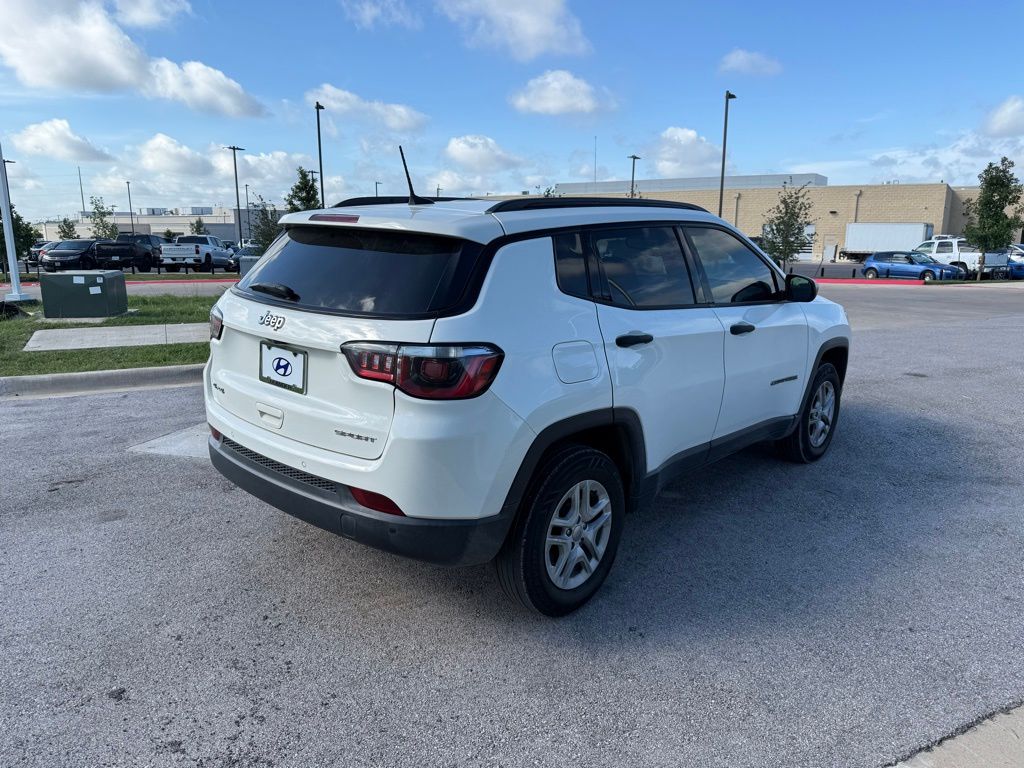 Thumbnail: 2017 Jeep Compass - 5