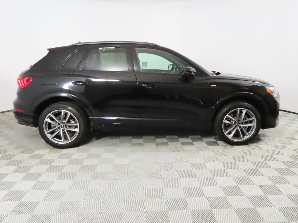 Thumbnail: 2025 Audi Q3 - 6