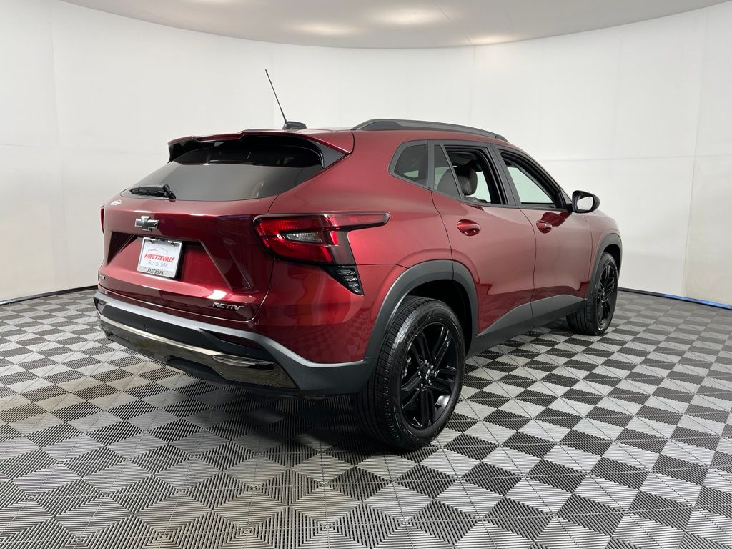 Thumbnail: 2024 Chevrolet Trax - 17