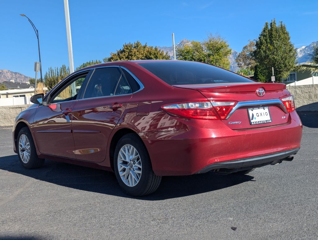 2017 Toyota Camry LE 8