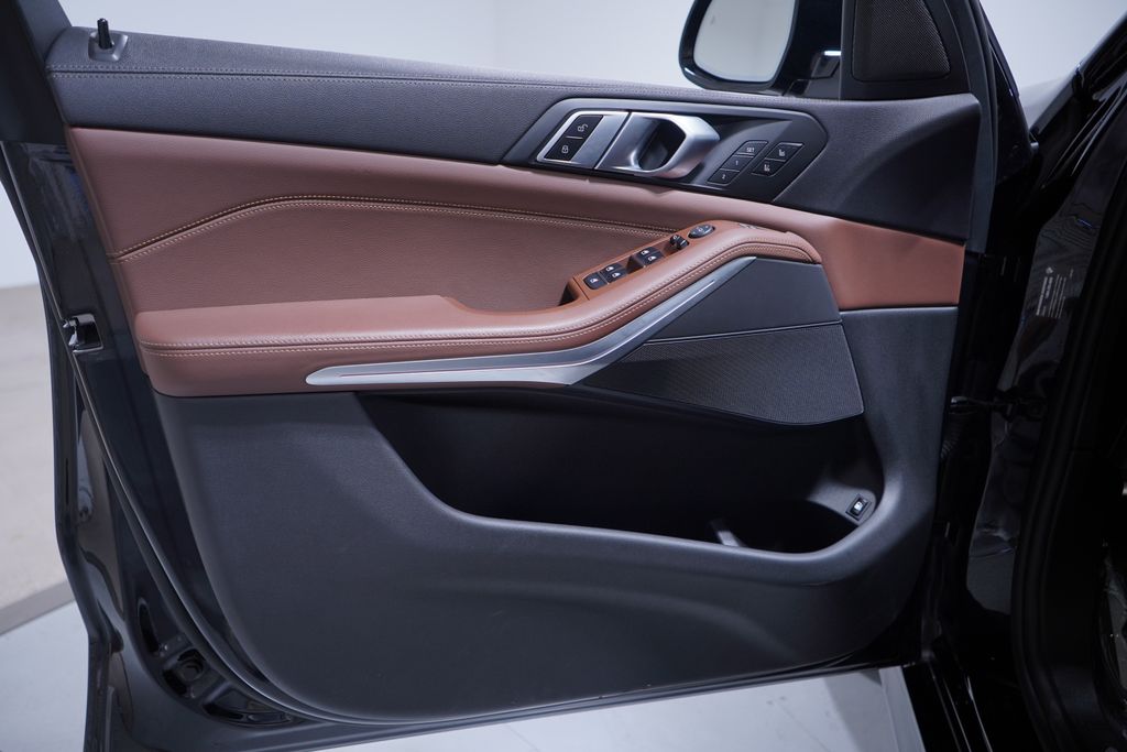 Thumbnail: 2022 BMW X5 - 16