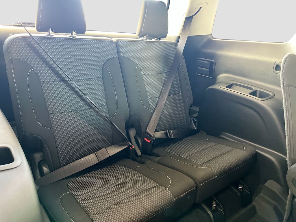 Used 2023 Silver GMC SLE image 28