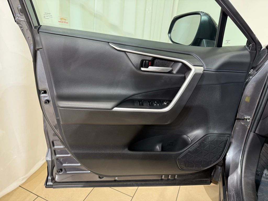 Thumbnail: 2025 Toyota RAV4 - 15
