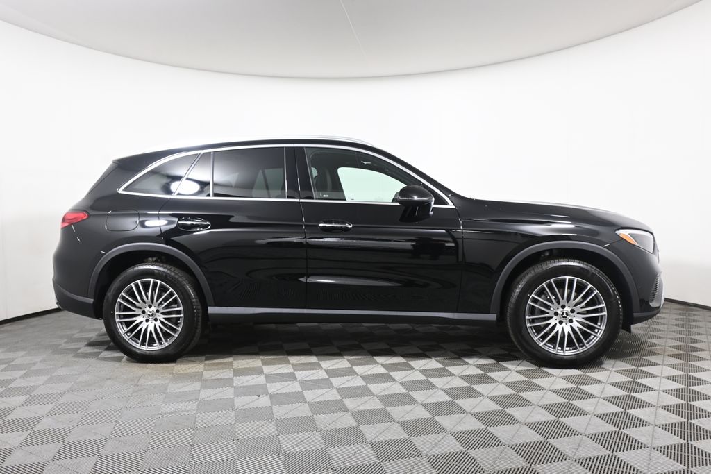 Thumbnail: 2026 Mercedes-Benz GLC - 8