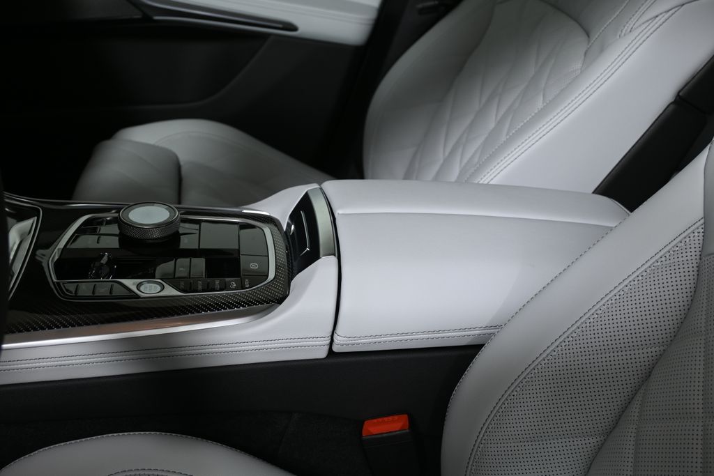 Thumbnail: 2026 BMW X5 - 26