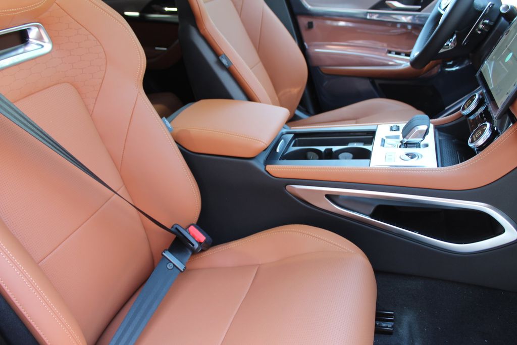 2026 Jaguar F-Pace R-Dynamic S - Photo 3