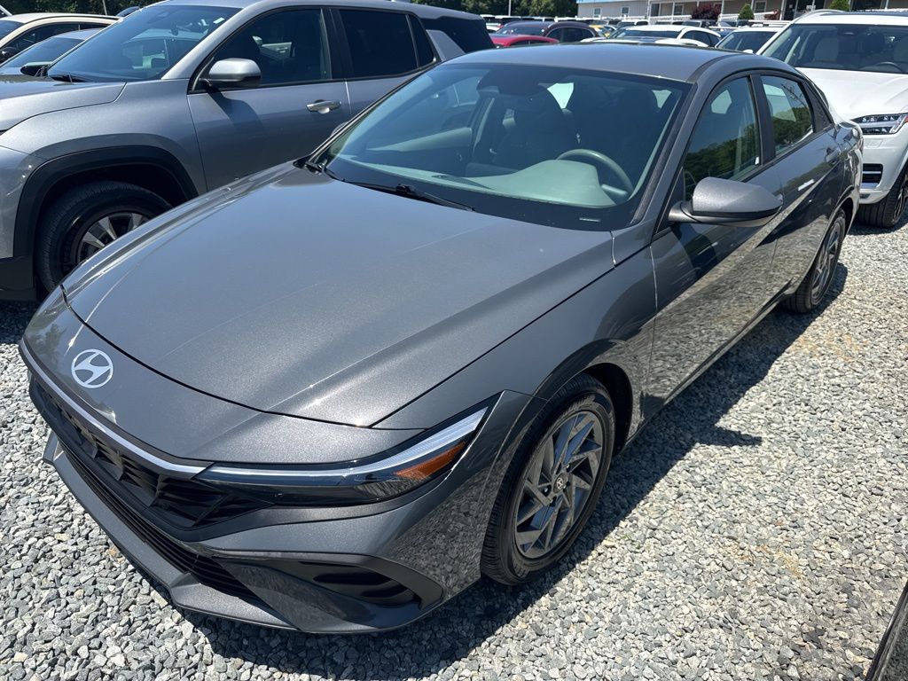2024 Hyundai Elantra 2.0 SEL IVT's photo