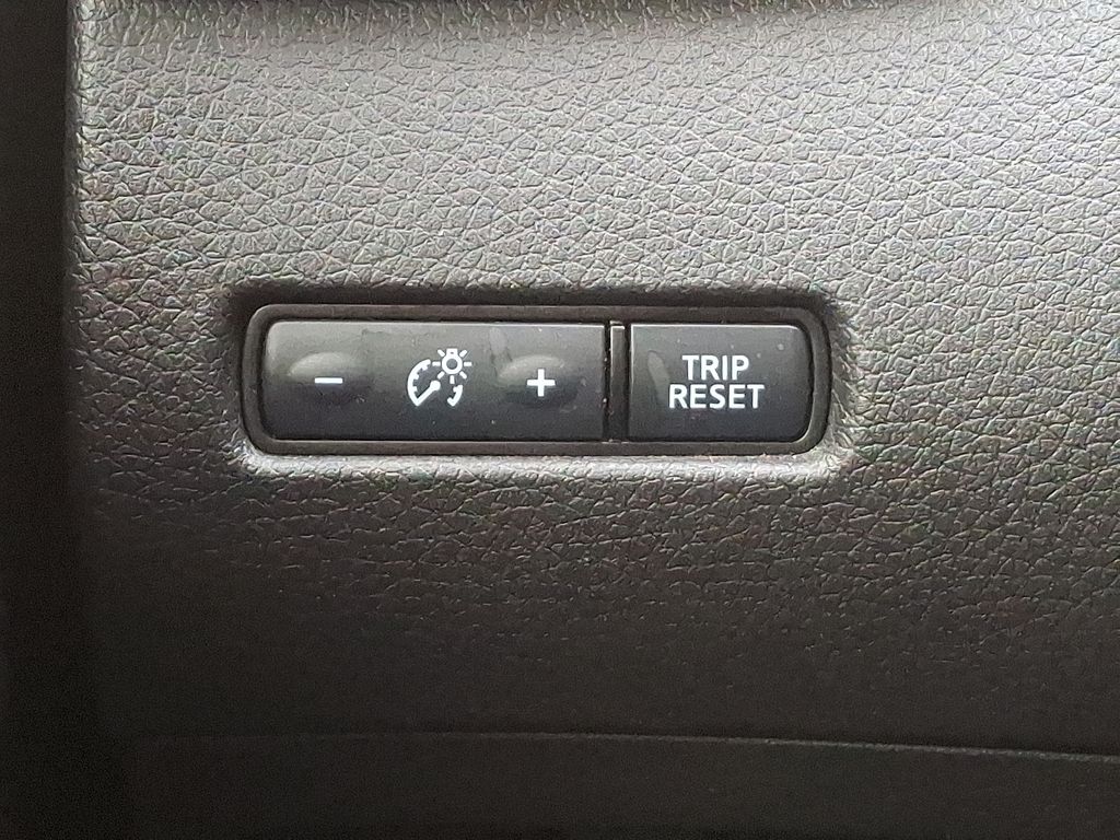 Thumbnail: 2020 Nissan Rogue - 24