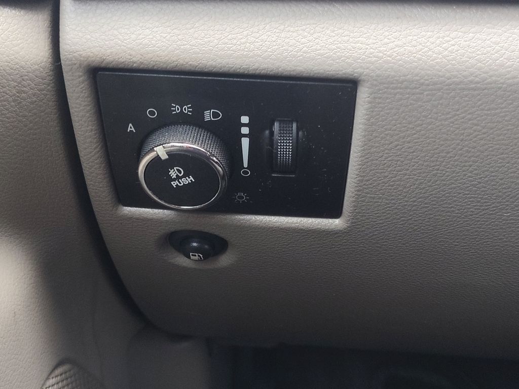 Used Car 2013 Jeep Grand Cherokee  Laredo For Sale Under $10,000 In Austin, Texas