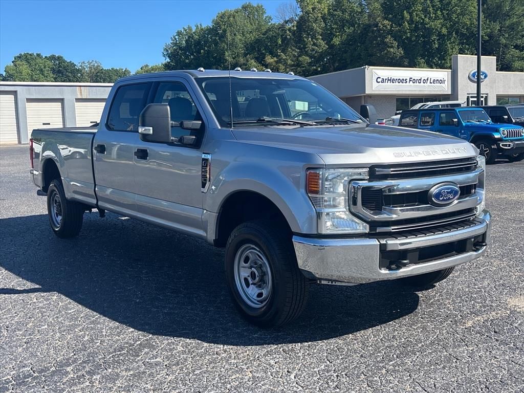 Iconic Silver Metallic 2022 Ford F-250 Super Duty XLT Crew Cab 4WD Pickup Truck Four-Wheel Drive 6-Speed Automatic