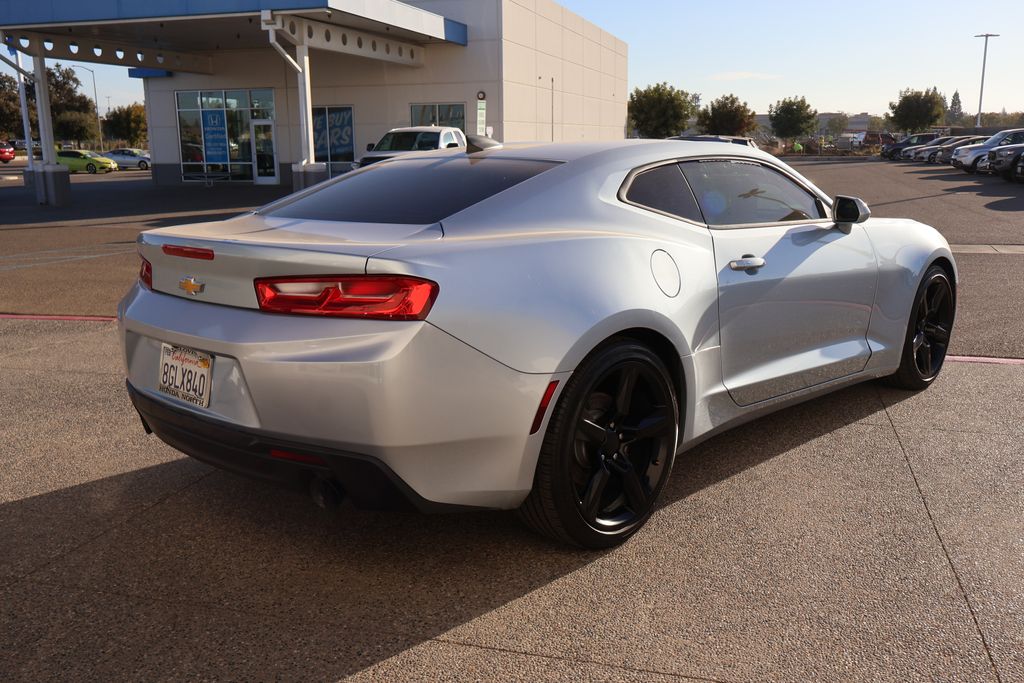 2017 Chevrolet Camaro  5