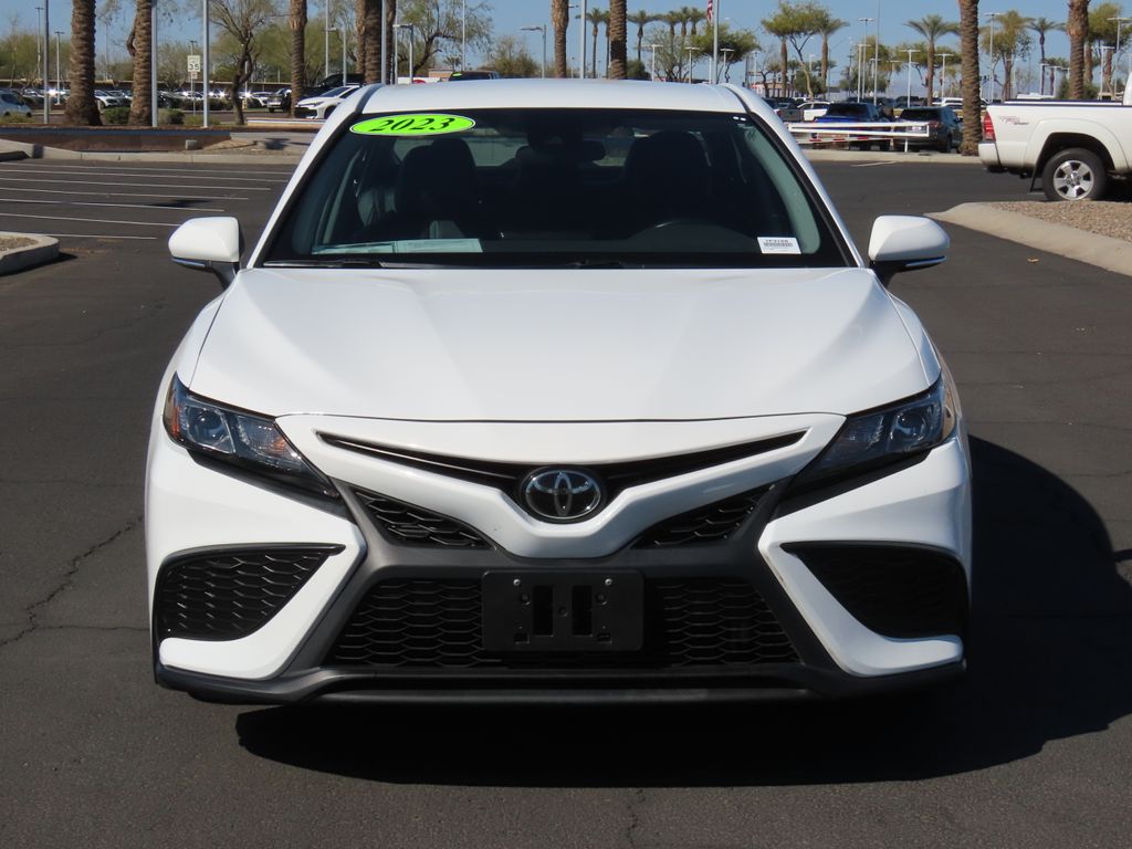 2023 Toyota Camry SE 2