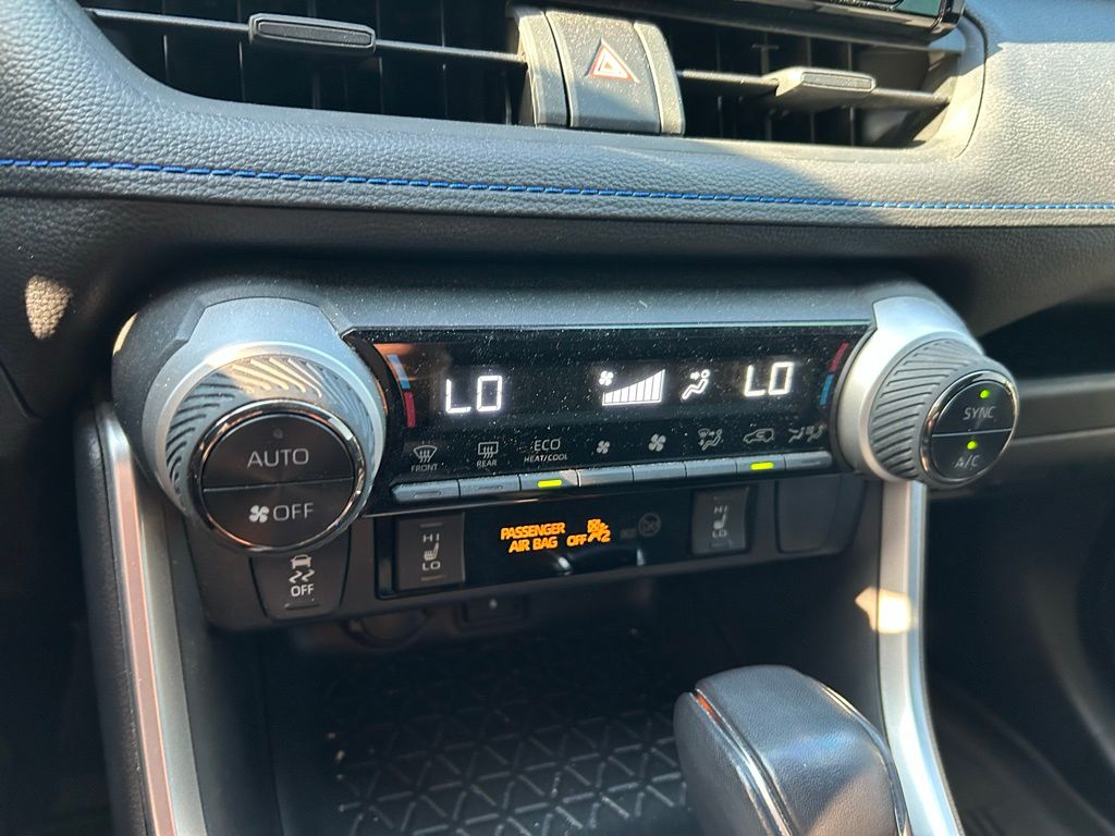 Thumbnail: 2022 Toyota RAV4 - 26