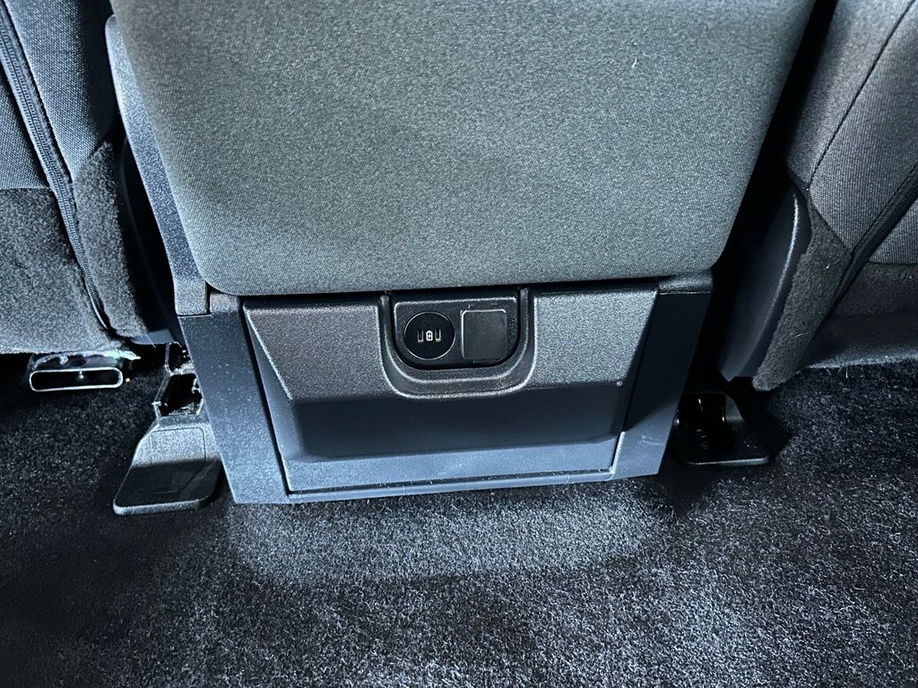 Used 2025 Silver Metallic Ford XLT image 23