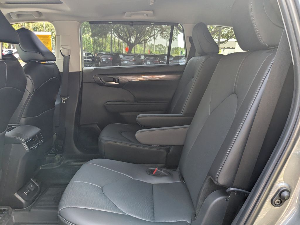 Used 2026 Toyota Highlander SUV