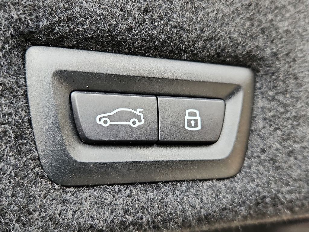 Thumbnail: 2024 BMW 7 Series - 29