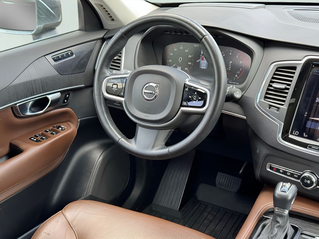 Used Car 2020 Volvo Xc90  T6 Momentum For Sale Under $30,000 In Austin, Texas