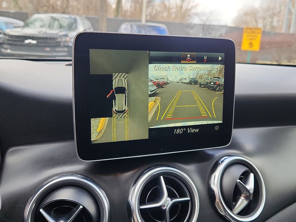 Thumbnail: 2018 Mercedes-Benz GLA - 18