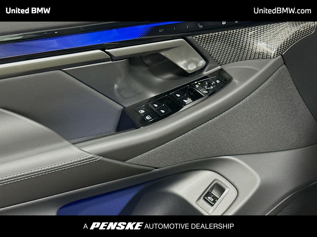 Thumbnail: 2026 BMW M5 - 3