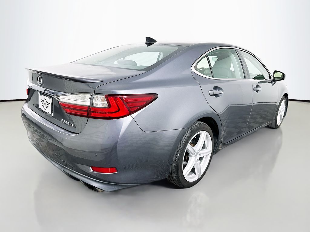 Thumbnail: 2017 Lexus ES - 5