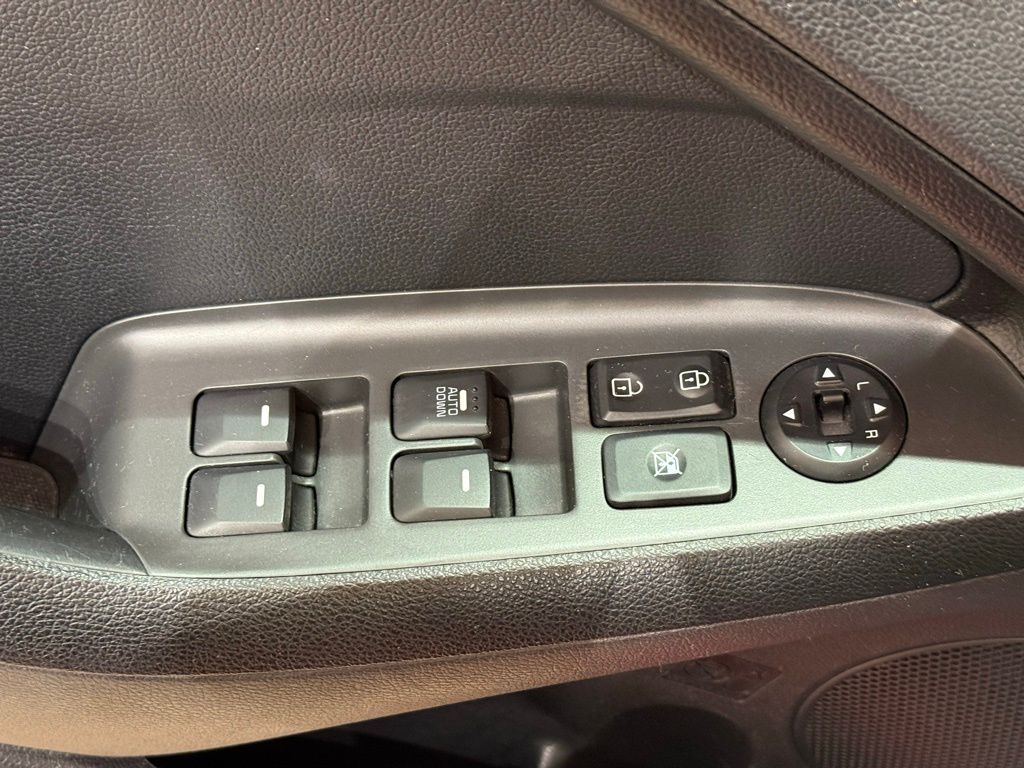 Thumbnail: 2017 Kia Forte - 15