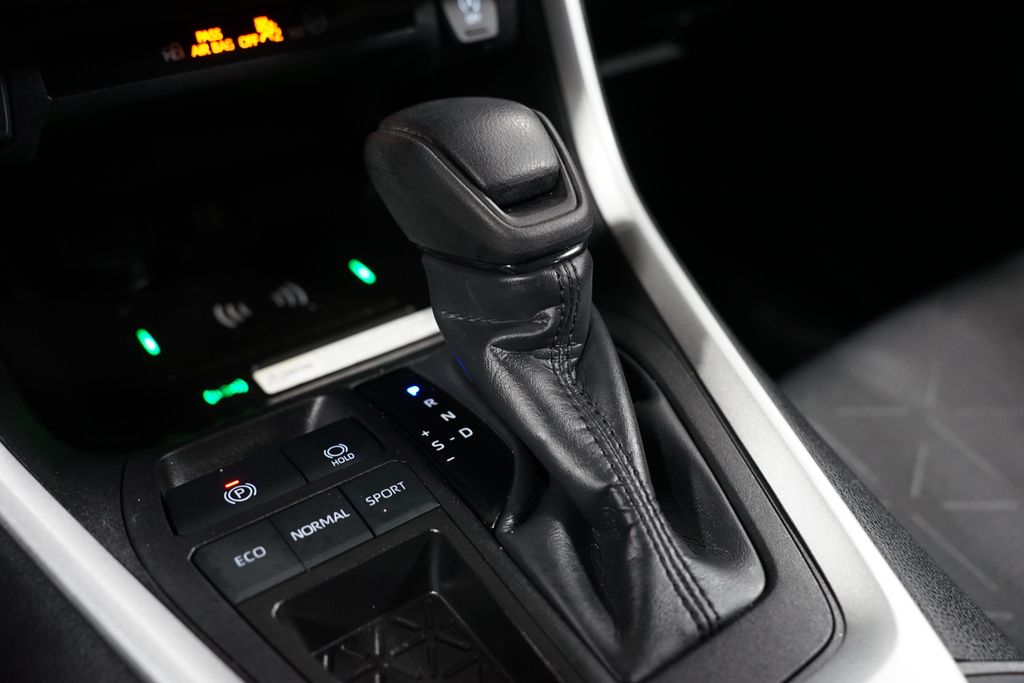 Thumbnail: 2024 Toyota RAV4 - 21