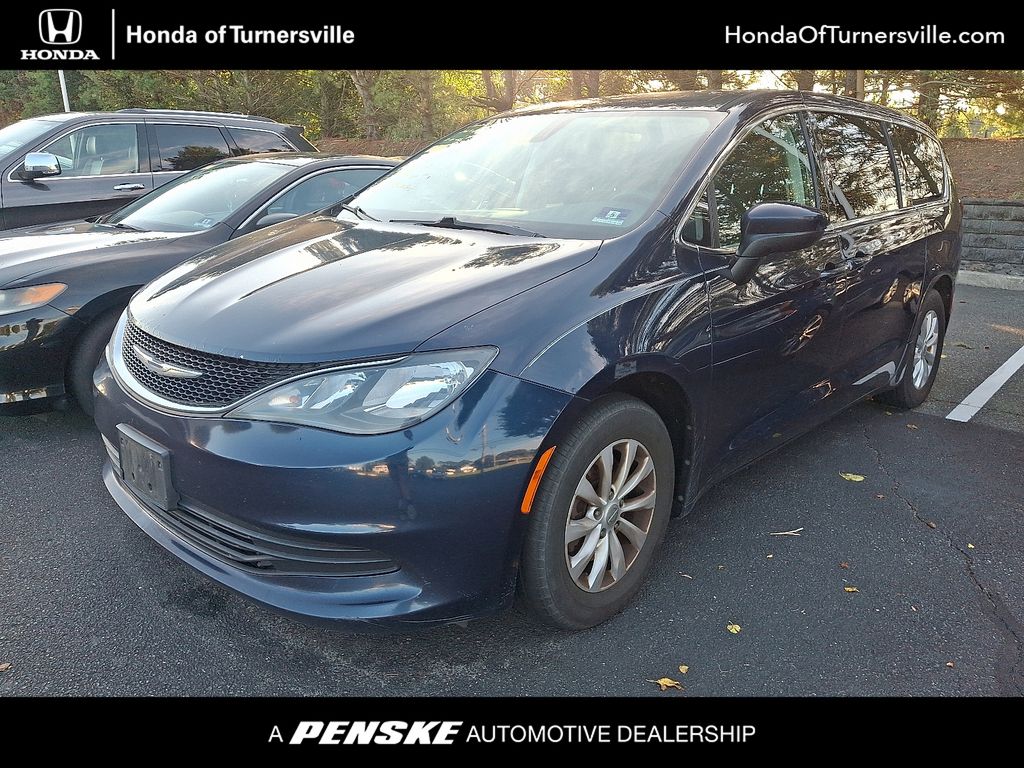 2017 Chrysler Pacifica Touring -
                  Turnersville, NJ