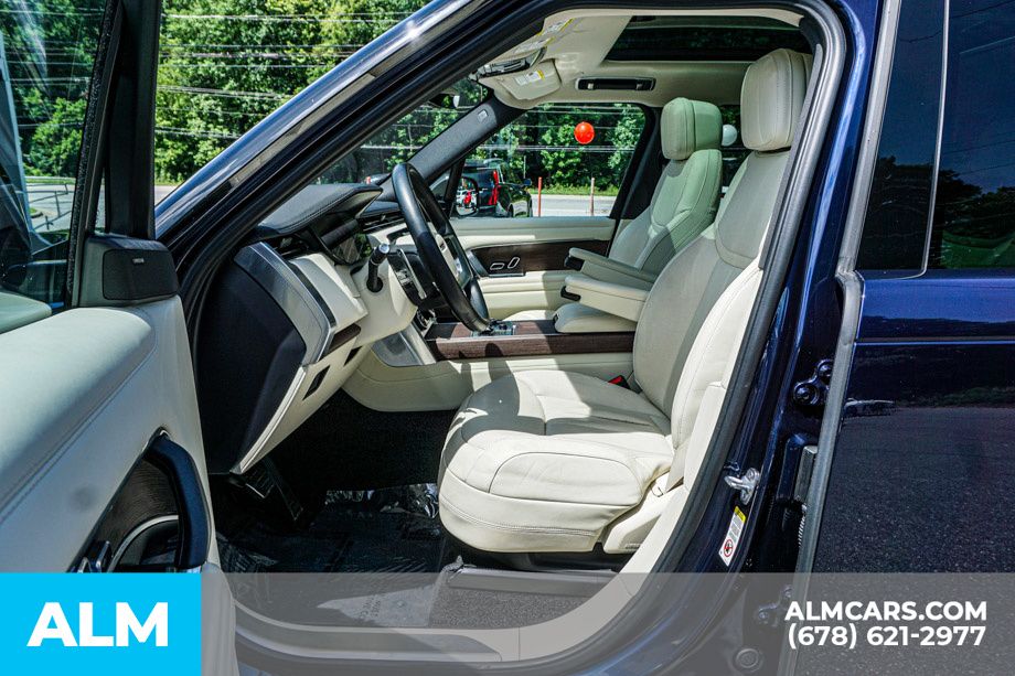 Used 2023 Blue Land Rover SE image 19