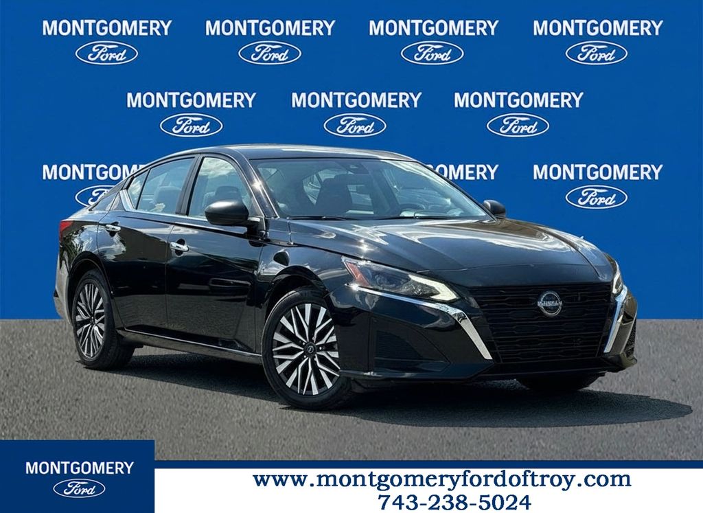 Super Black Clearcoat 2025 Nissan Altima Sedan Front-Wheel Drive Continuously Variable Transmission