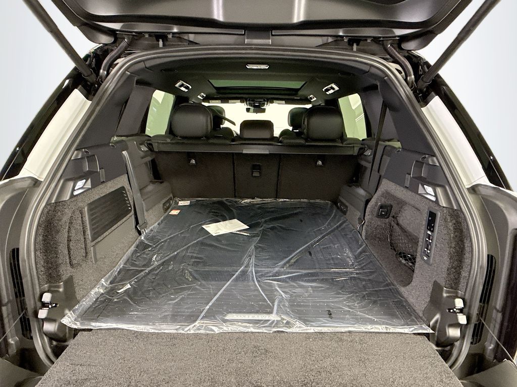 Thumbnail: 2026 Land Rover Range Rover - 27