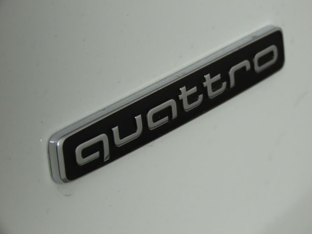 Thumbnail: 2025 Audi Q5 - 10