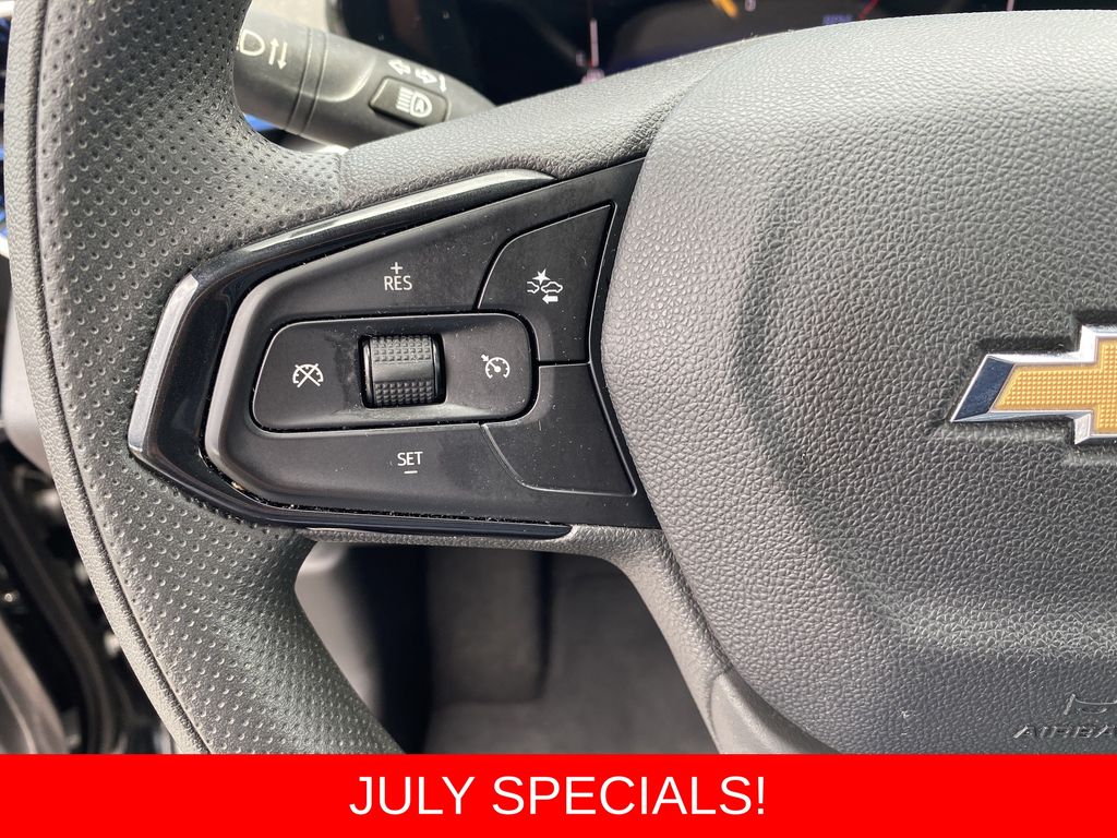 Used 2025 Chevrolet Trax SUV